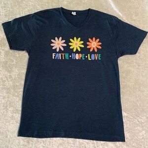 Love in Faith Blue multi color flower graphic Short Sleeve Tee Size L NWOT
